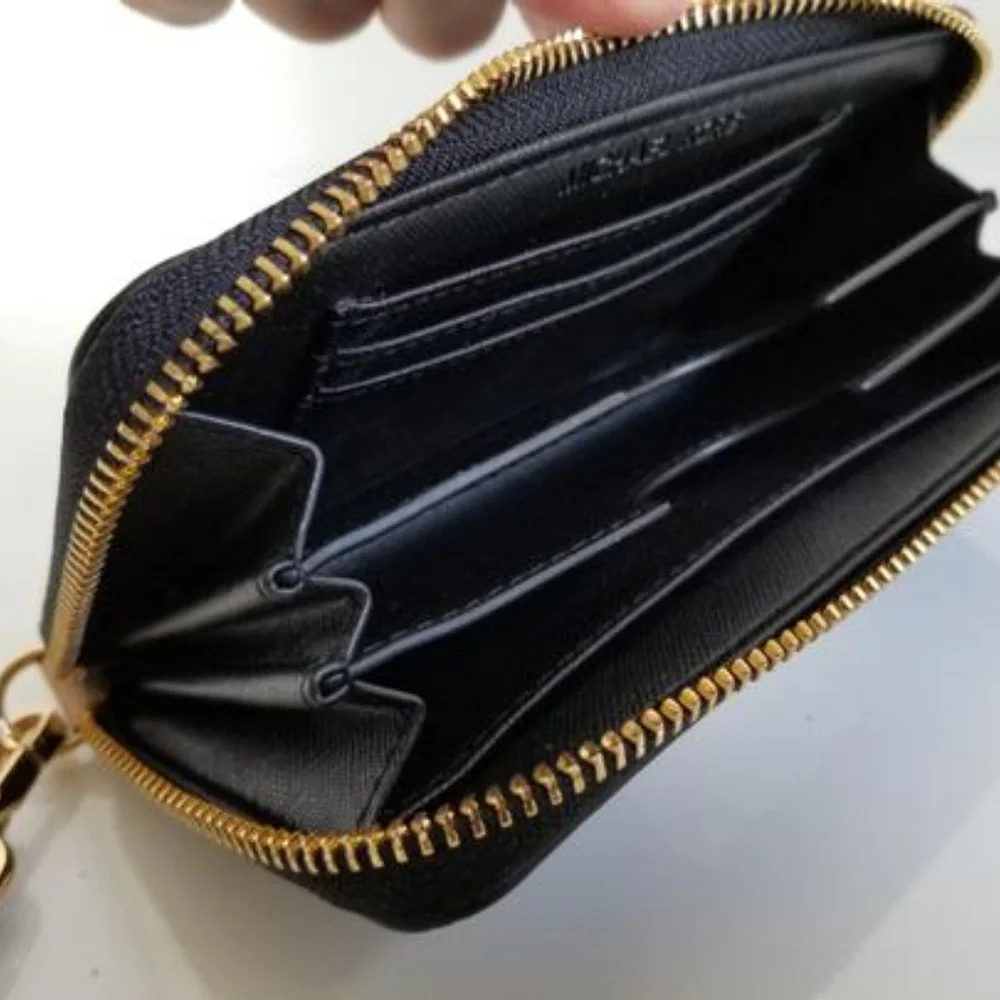 Micheal Kors wristlet - Picture 3 of 4